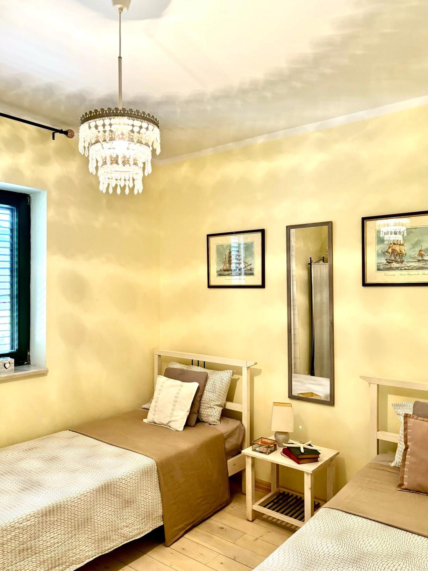 Apartment Tri Kiparisa Tivat Exterior photo